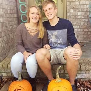 Meet your Posher, Caitlin